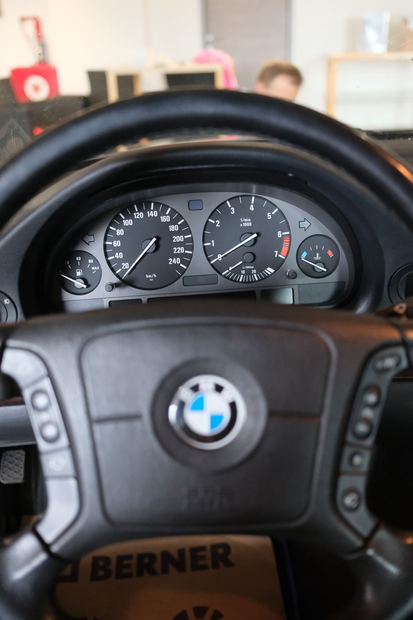 BMW740i_komp-2